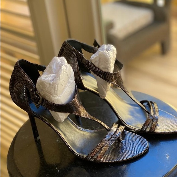 Authentic BCBG sandals - Picture 7 of 7